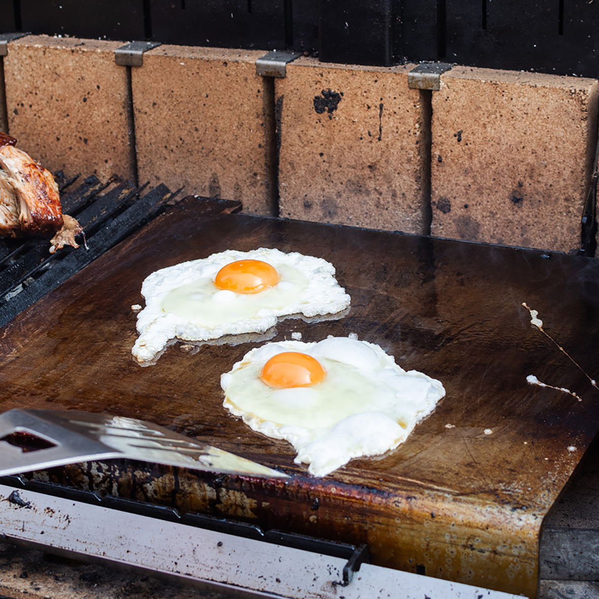 How a Chapa Plate Expands Your Asado Setup