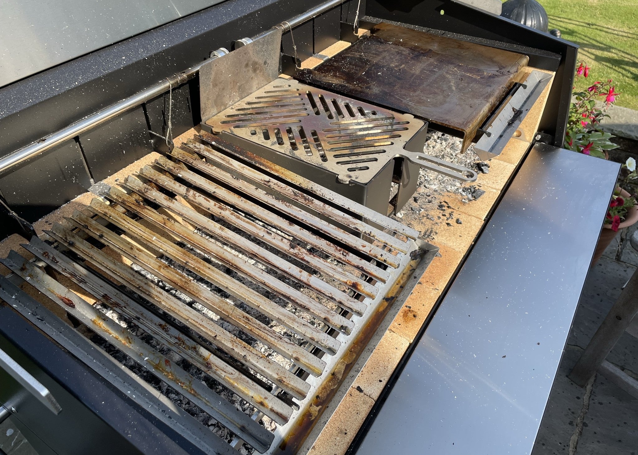 How to Deep Clean Your Asado Grill